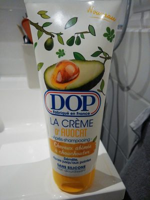 La crème d'avocat après shampooing