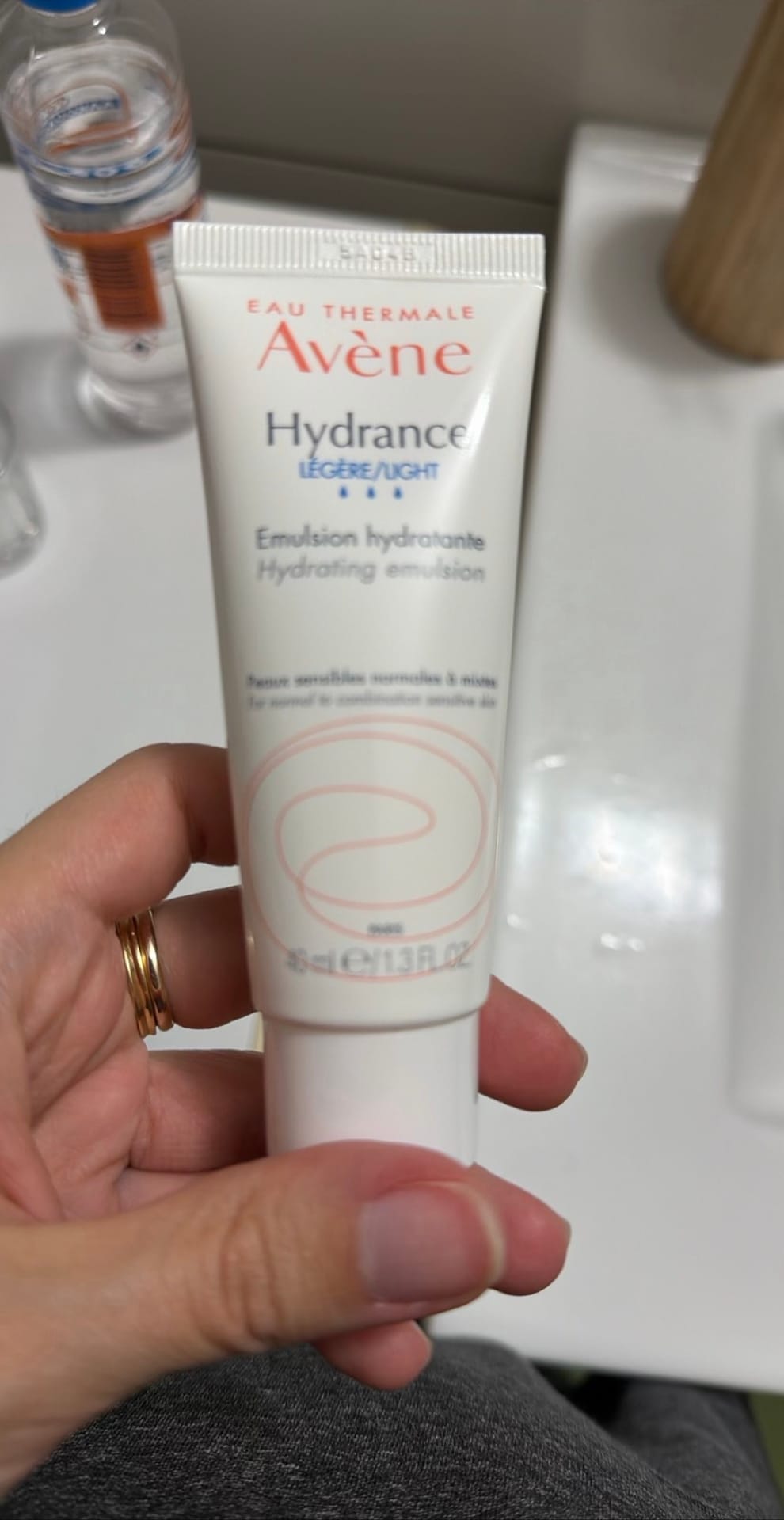Avène Hydrance Légère/Light Hydrating Emulsion