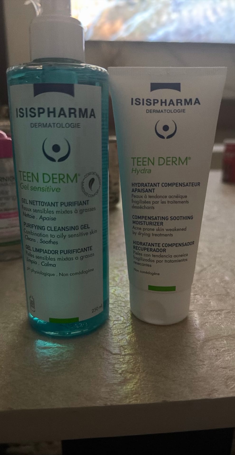 ISISPHARMA TEEN DERM Gel sensitive 250 ml; ISISPHARMA TEEN DERM Hydra